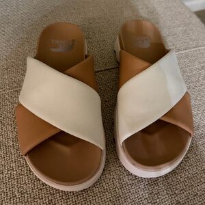 SOREL VIBE Crisscross Slide Sandal Women 6.5